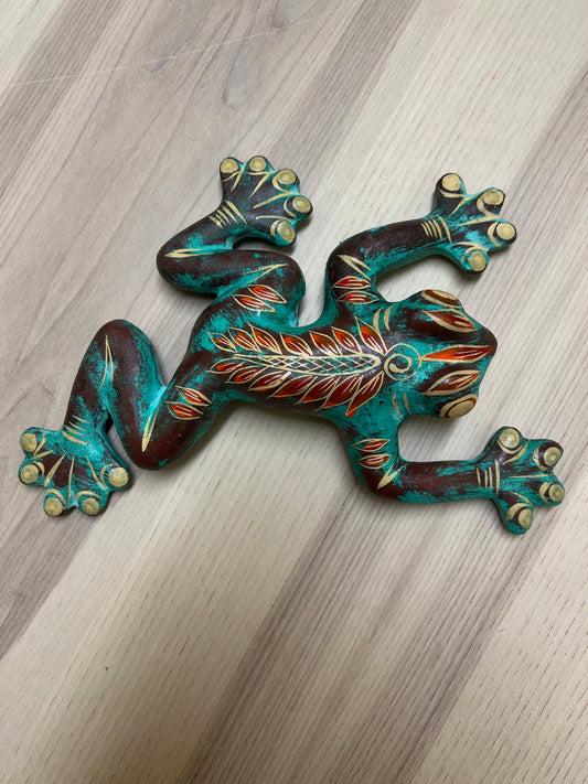 Rustico Frog Wall Hangin 28x20cm Clay