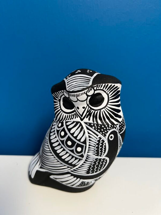 Spirit Owl Clay Black & White 13cm